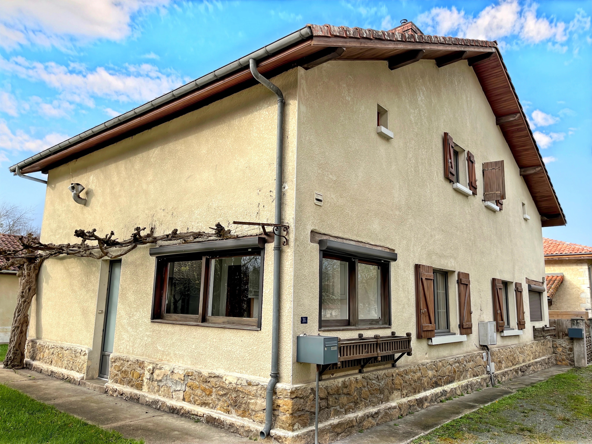 Photo 2